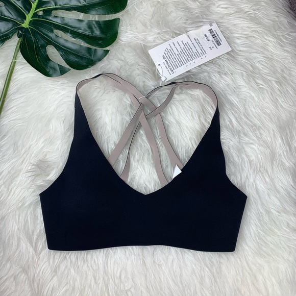 lululemon athletica Other - Lululemon light strides bra size 4